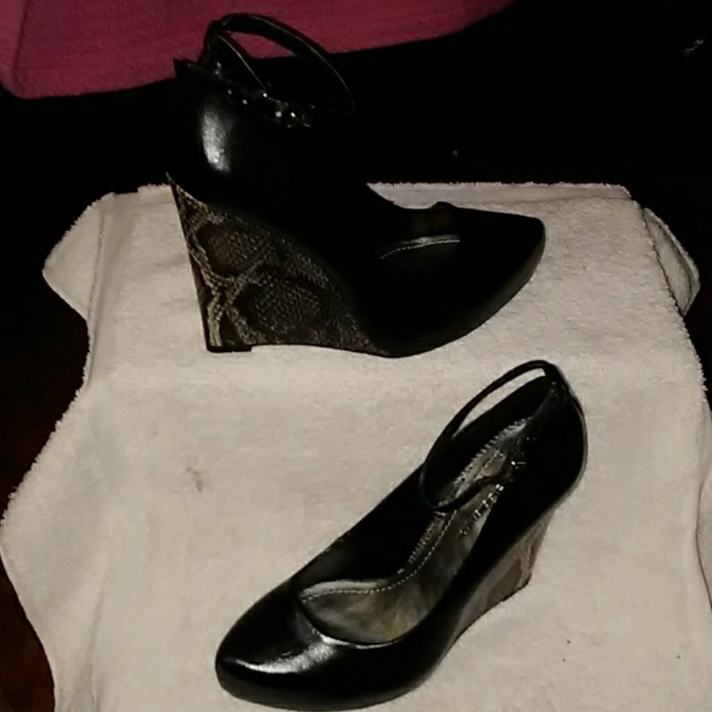 BCBG GENERATION SHOES